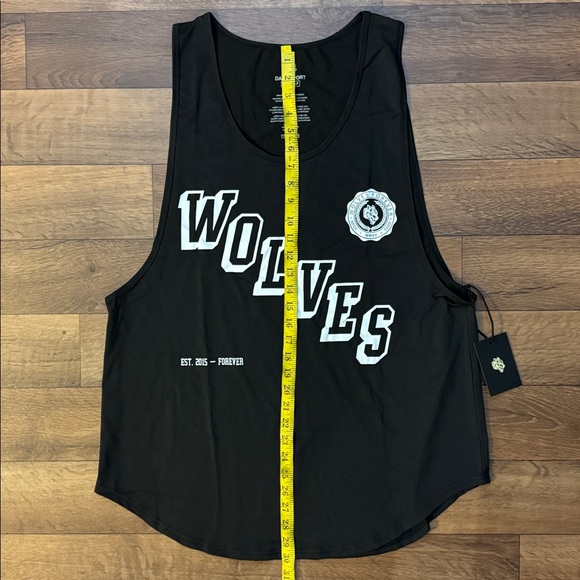 Darc Sport Size Extra Large Black Stairs Dry Wolf Drop Tank Top NWT Lightweight - Picture 7 of 11